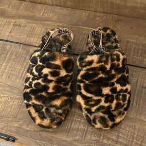 Woman's Ugg Slippers leopard size 6